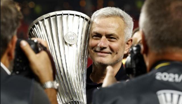 1654351339014086979.png 穆帅.png