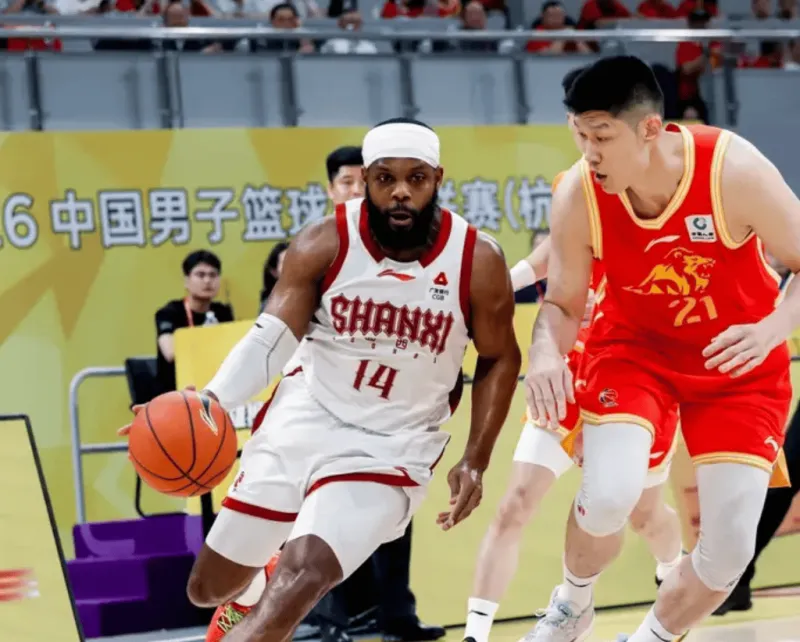 马尔科-奈特全场8中2得到7分3篮板3助攻，出现4次失误